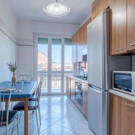 Guesthost - Lingotto District Functional